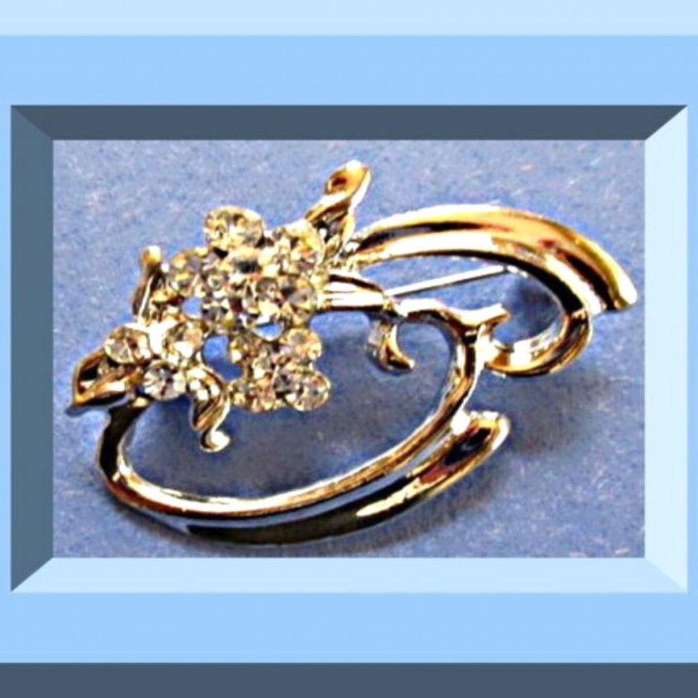 Silver Tone Flower Design Brooch With Clear Crystals